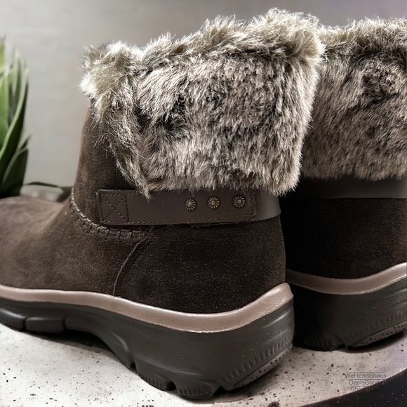 NIB Skechers Relaxed Fit Easy Going Quantum Pull on Boots Chocolate Suede - Picture 8 of 12